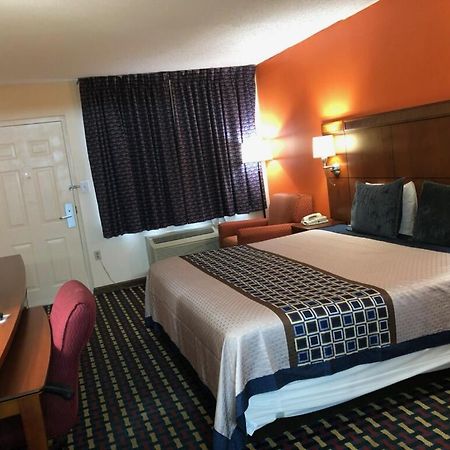 Howard Johnson By Wyndham Perry Ga Exterior photo