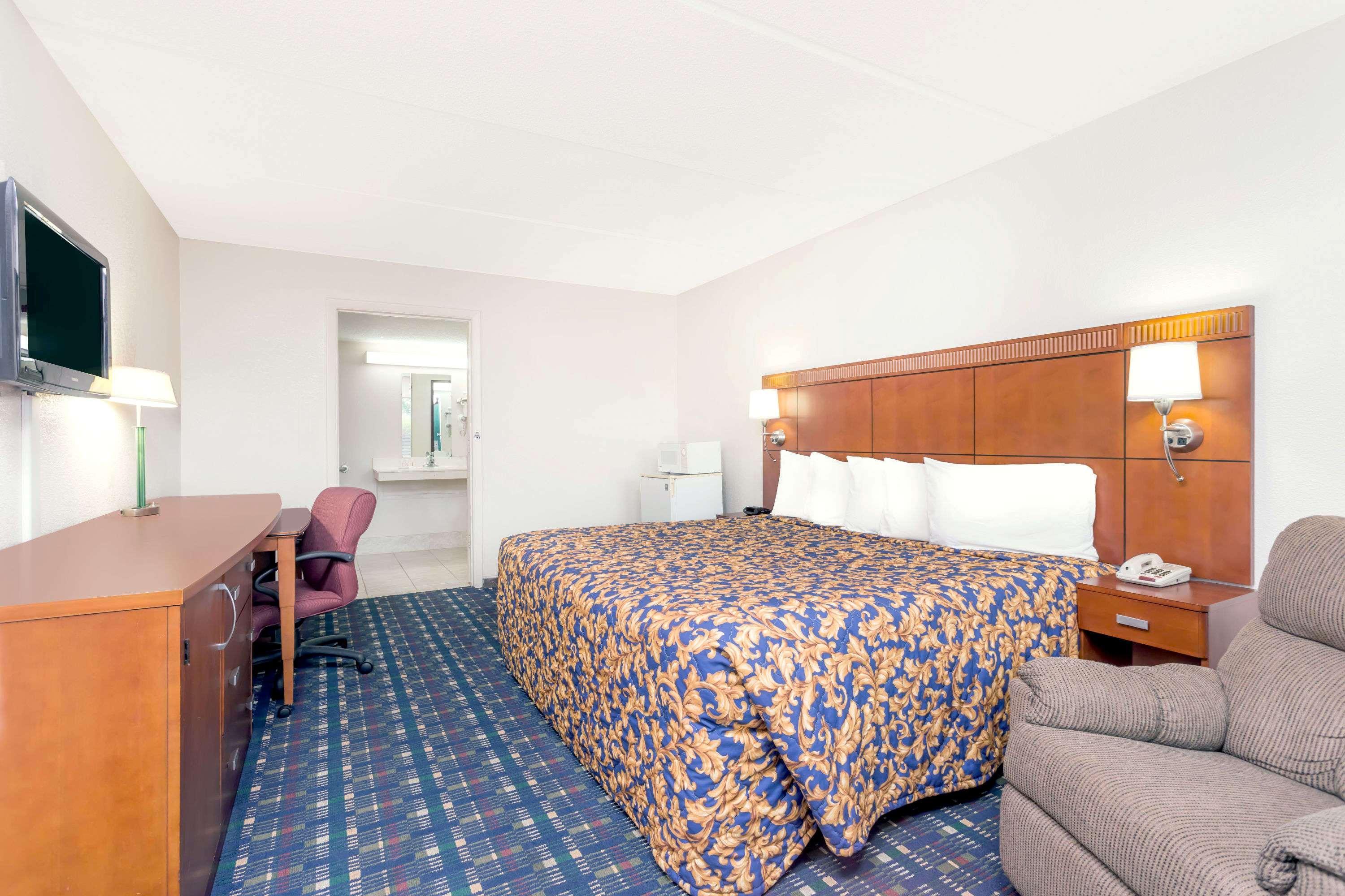 Howard Johnson By Wyndham Perry Ga Exterior photo